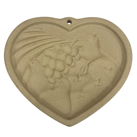 Pampered Chef Heart Of‎ Plenty Mold 1995 USA Stoneware Fruit Grapes/Pear - Picture 1 of 5